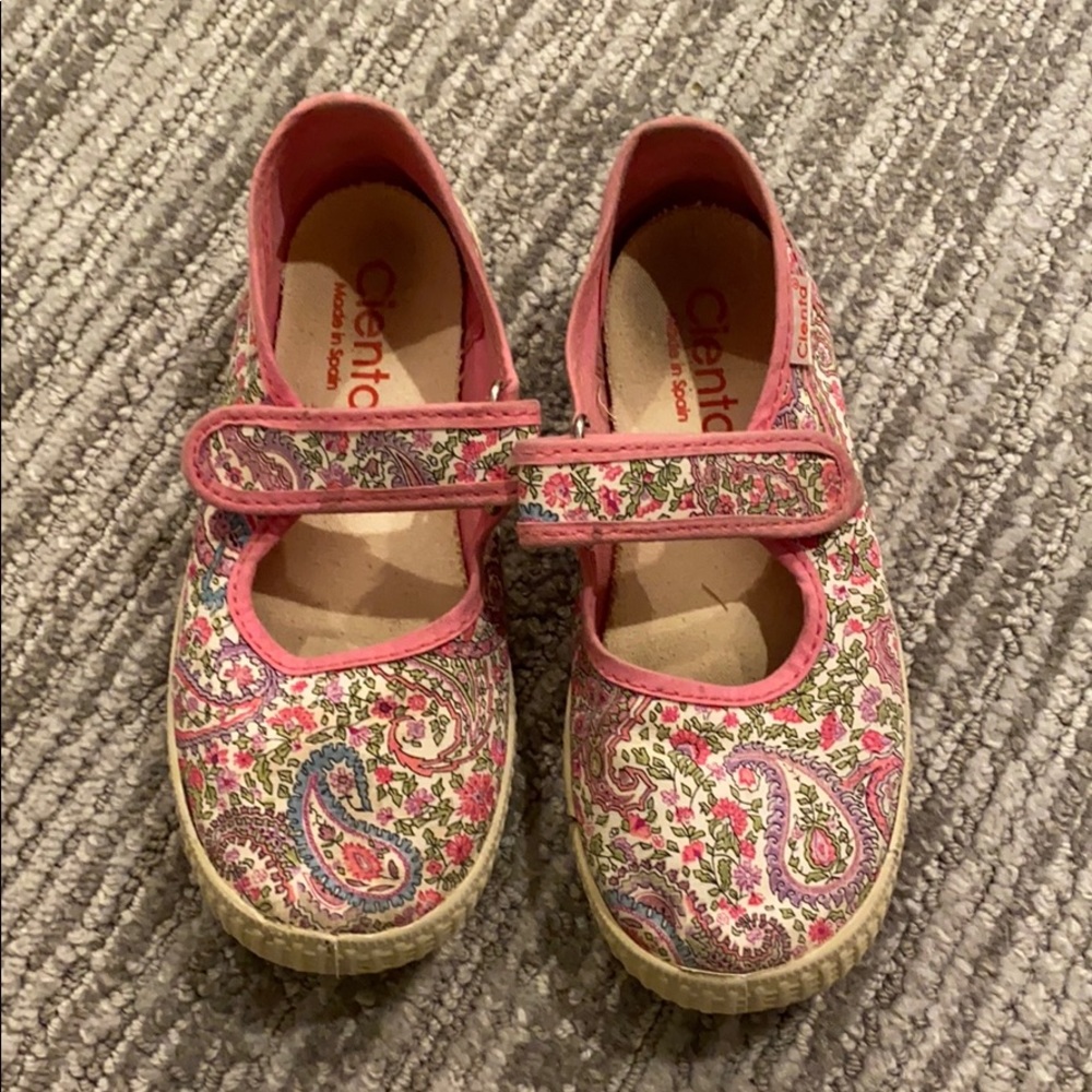 Cienta girls floral Mary Janes size 12